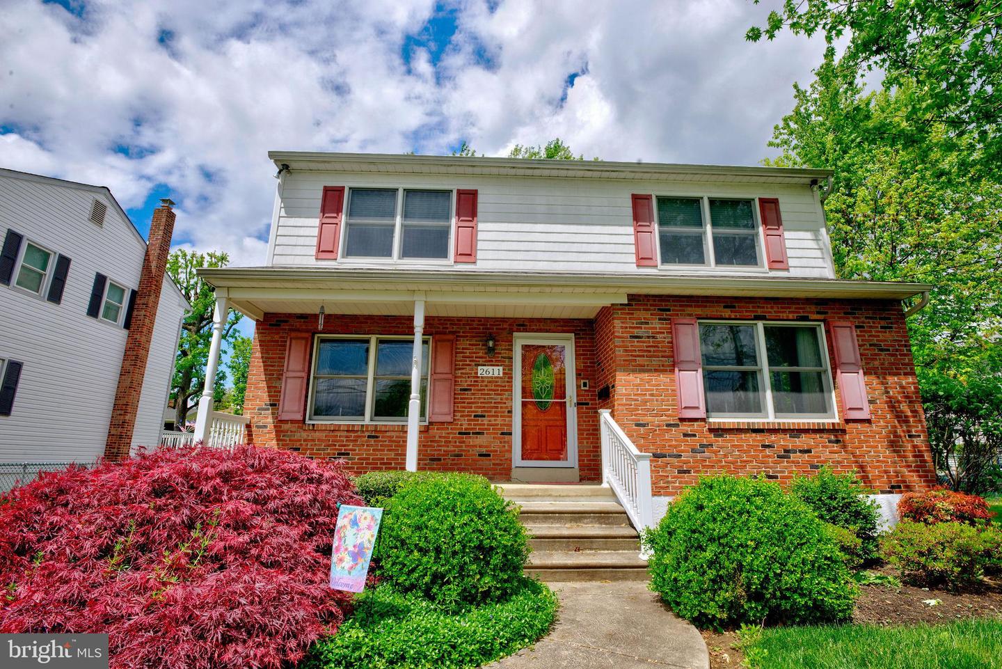 2611 Grand Ave