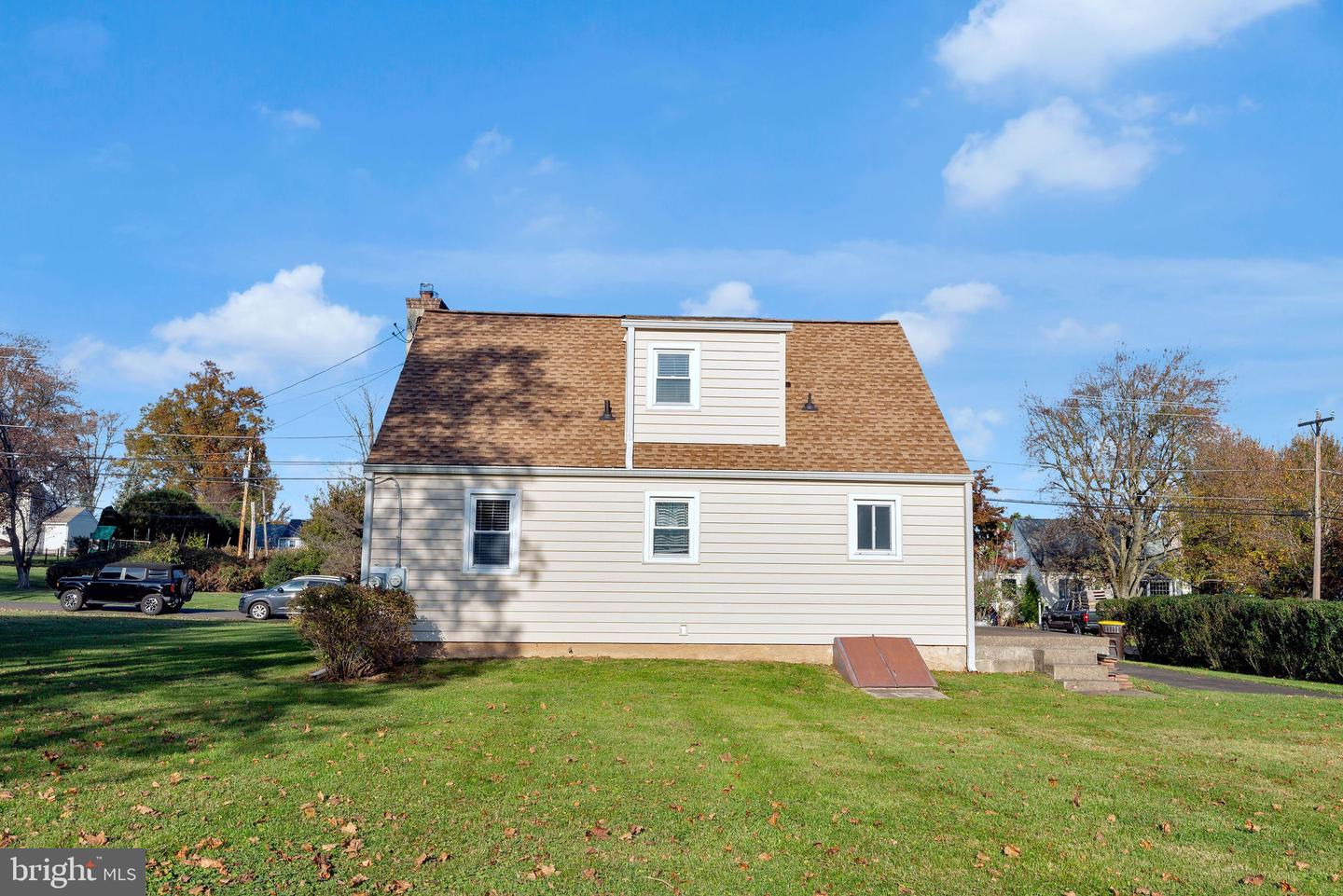 147 Fair Oaks Ave
