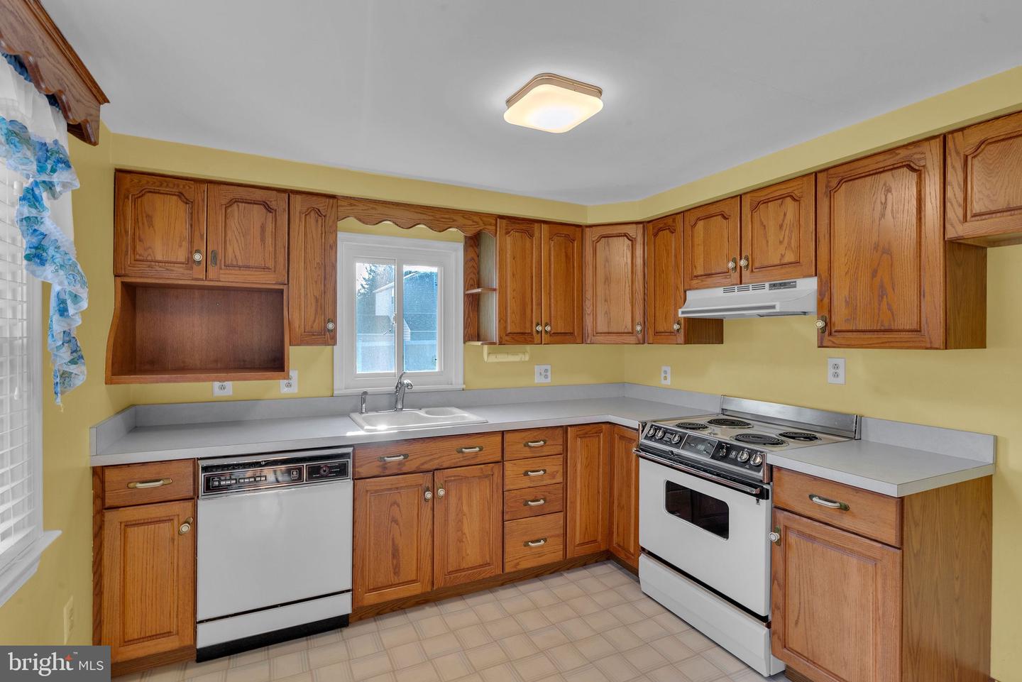 147 Fair Oaks Ave