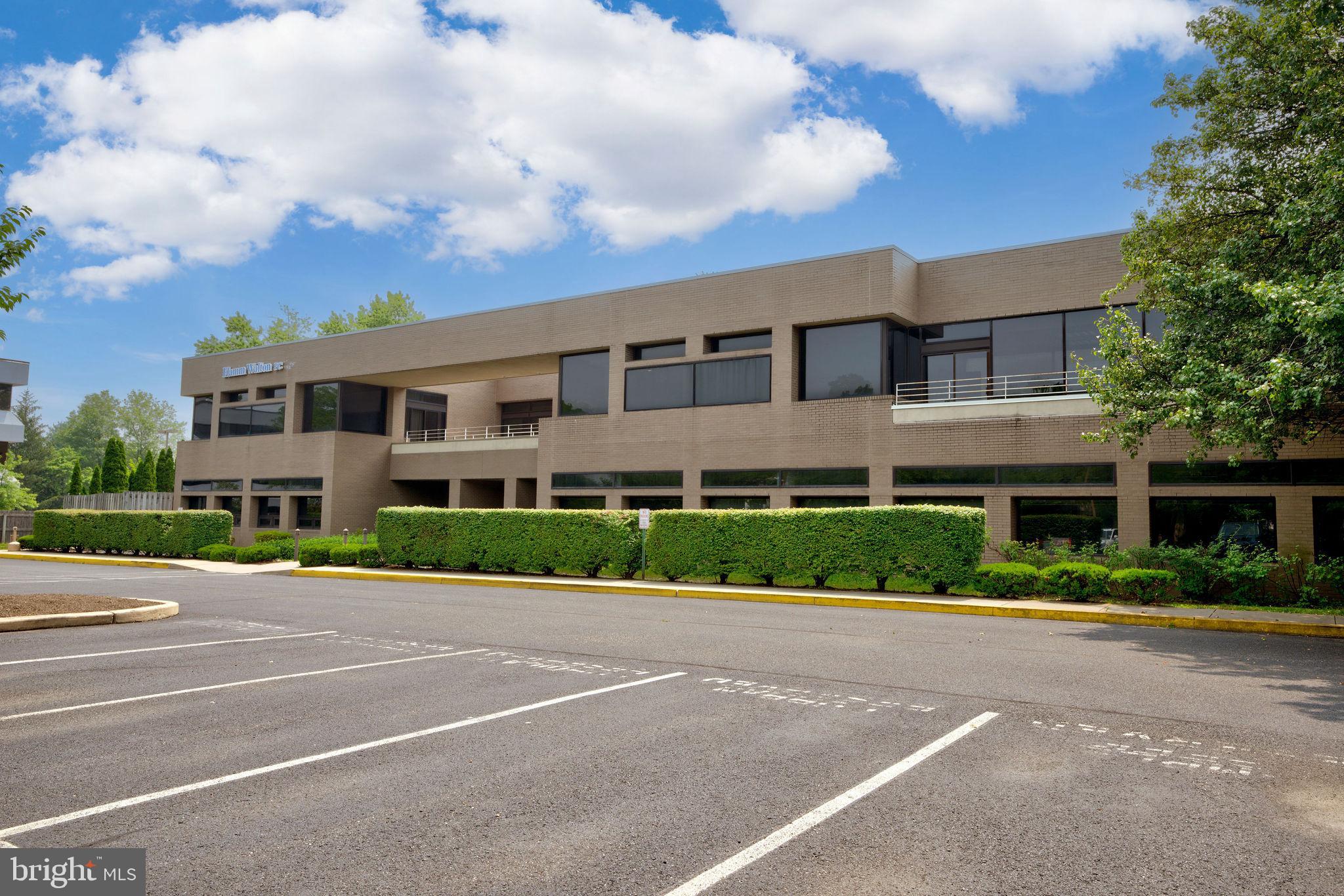 794 PENLLYN BLUE BELL PIKE SUITE 120