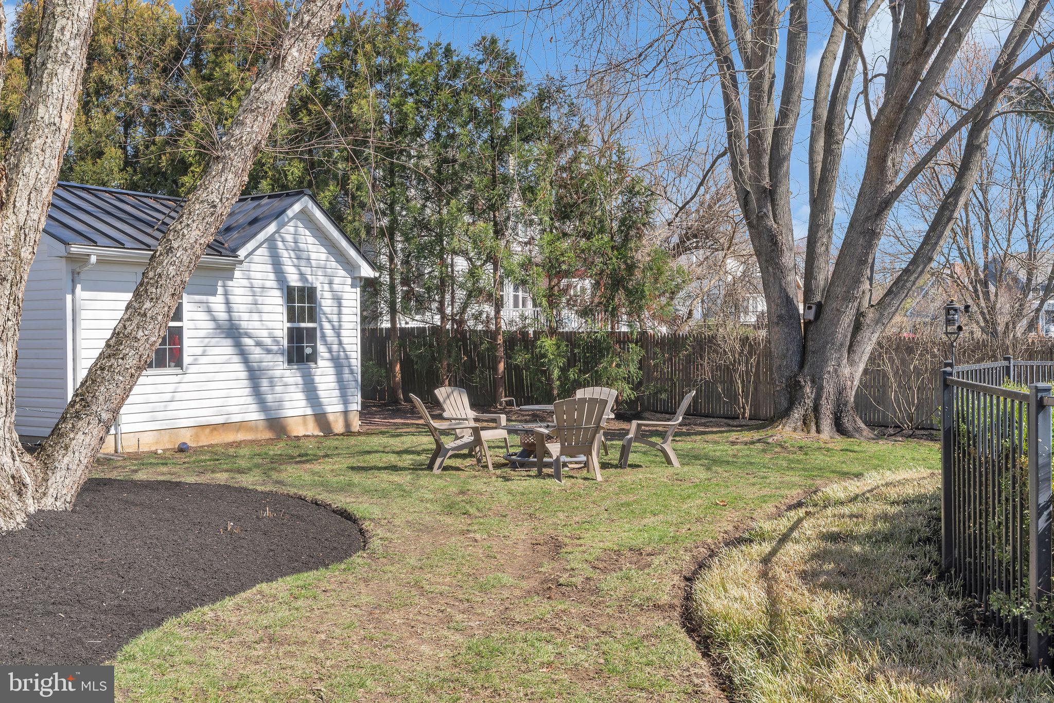 110 MALLARD DRIVE W