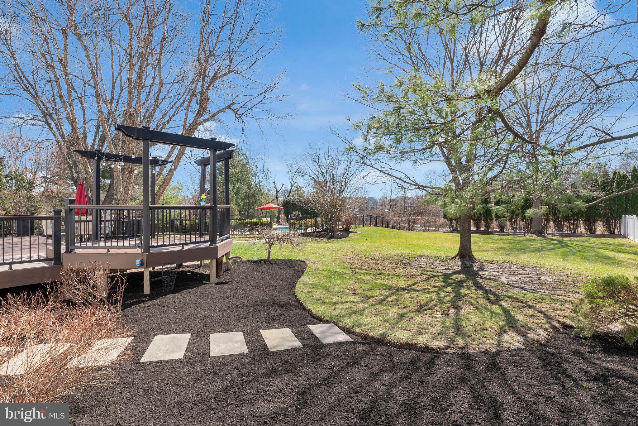 110 MALLARD DRIVE W