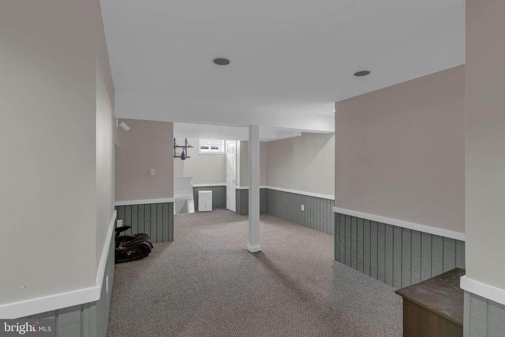 110 MALLARD DRIVE W
