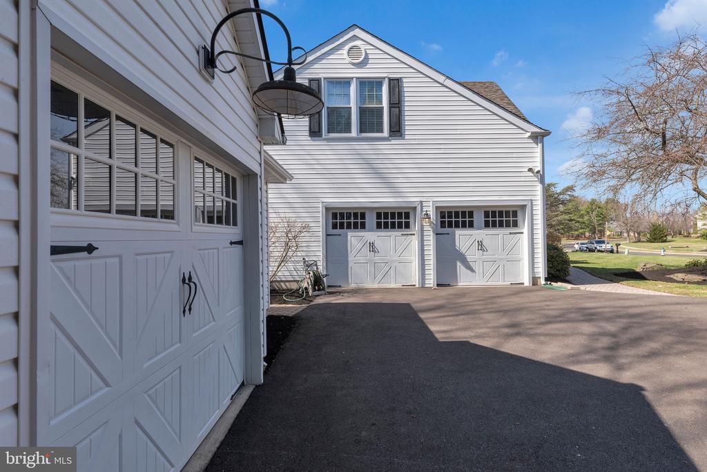 110 MALLARD DRIVE W