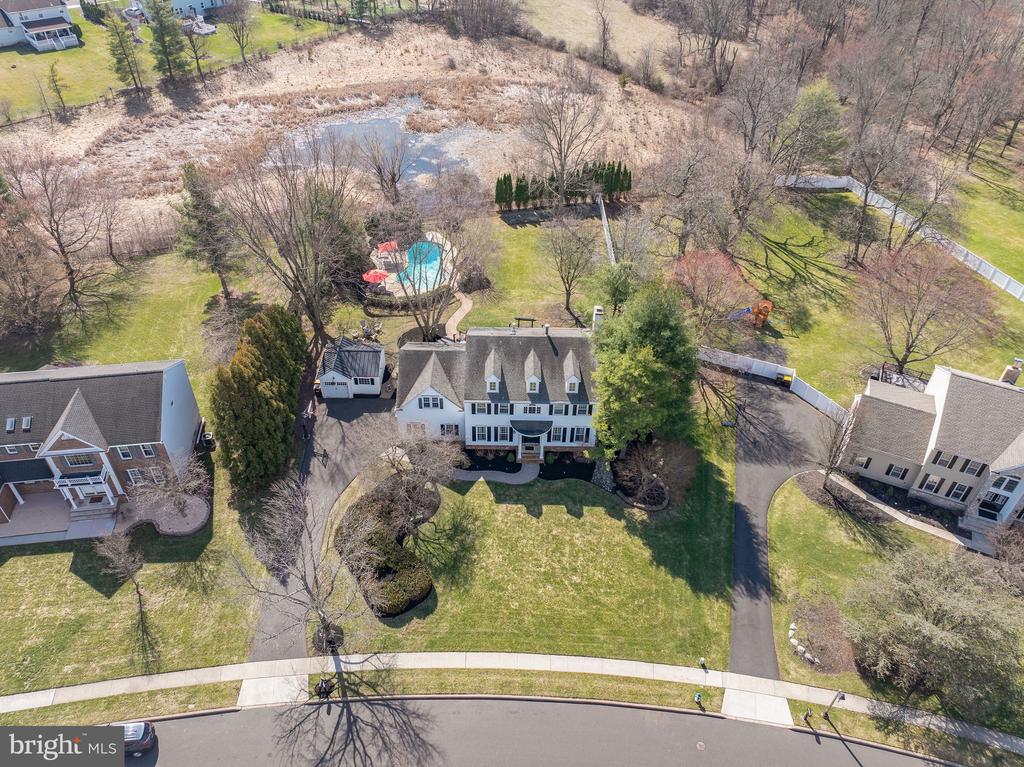 110 MALLARD DRIVE W