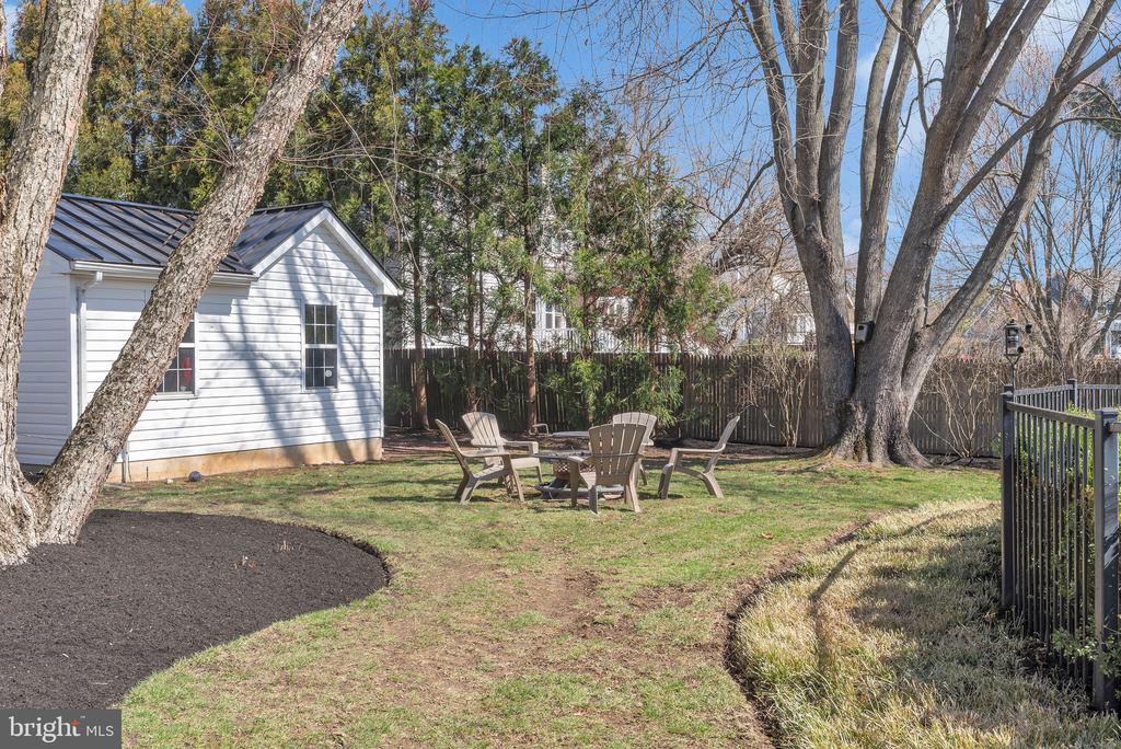 110 MALLARD DRIVE W