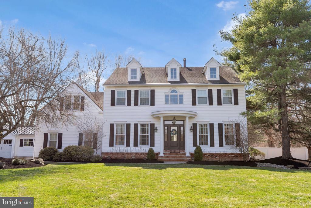 110 MALLARD DRIVE W