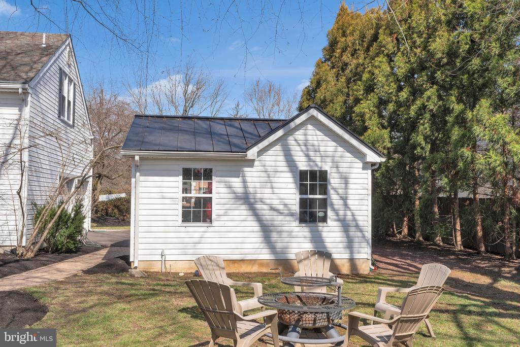 110 MALLARD DRIVE W
