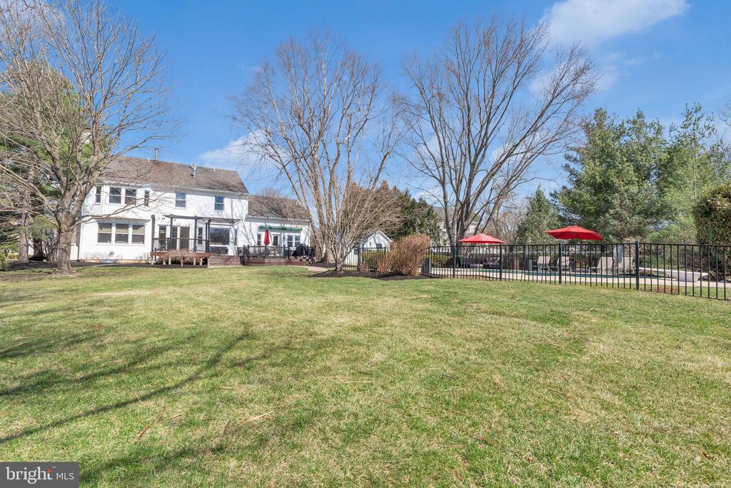 110 MALLARD DRIVE W