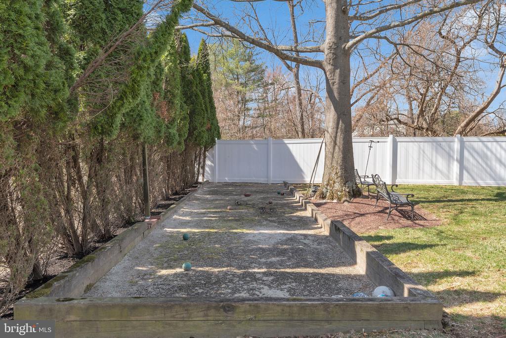 110 MALLARD DRIVE W