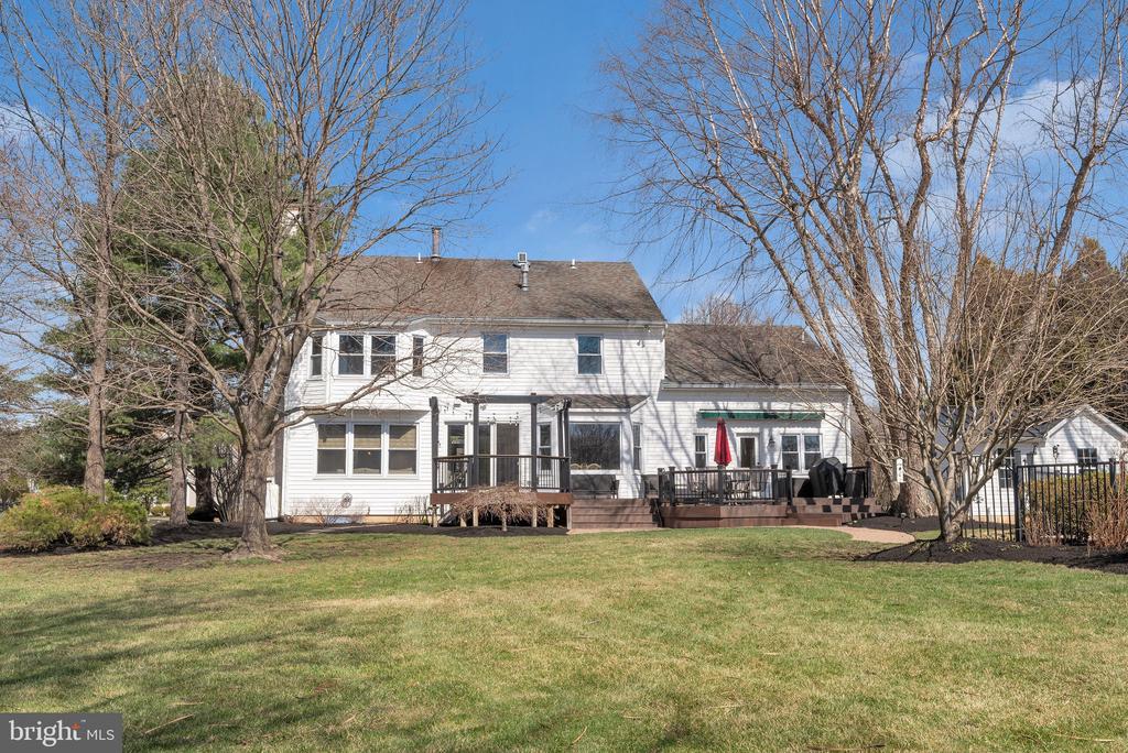 110 MALLARD DRIVE W