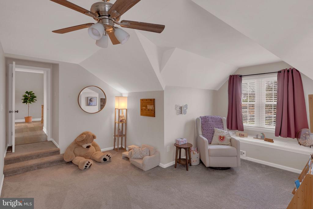 110 MALLARD DRIVE W