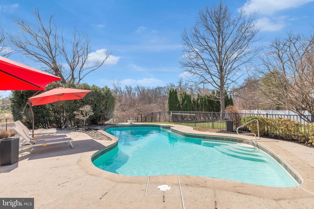 110 MALLARD DRIVE W