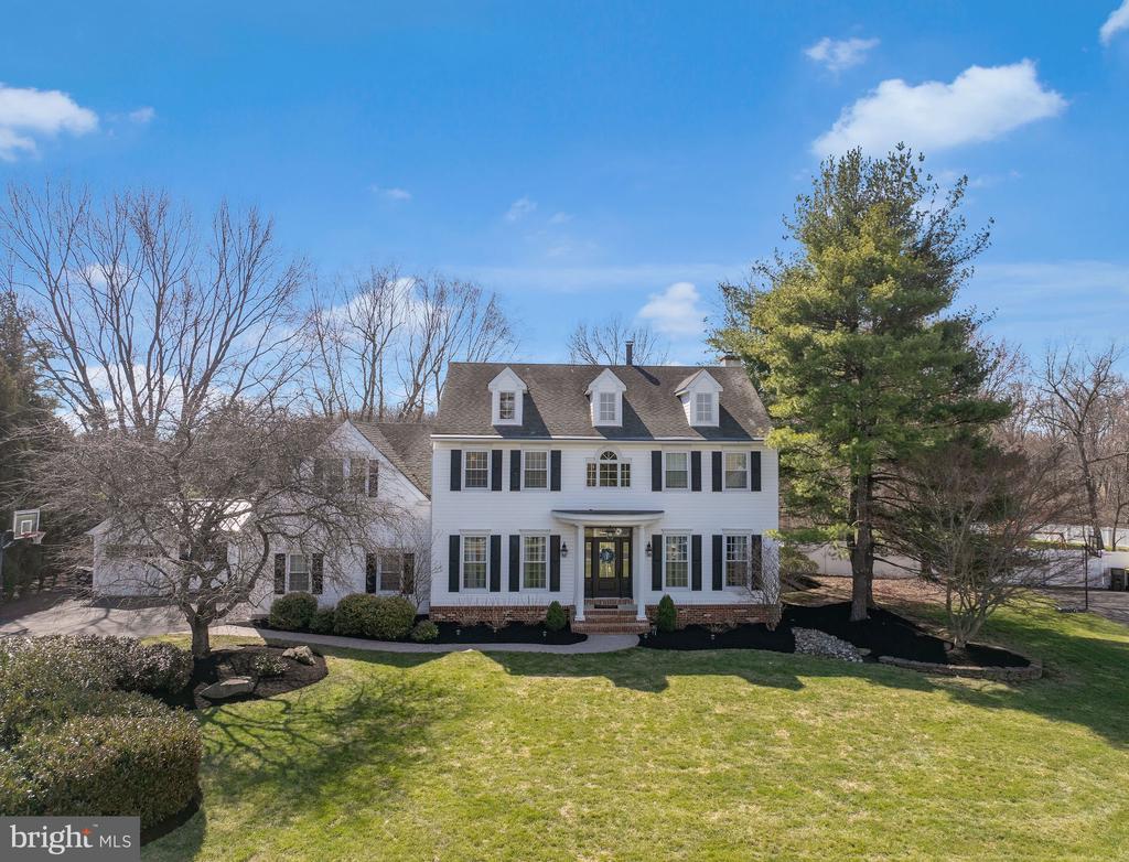 110 MALLARD DRIVE W