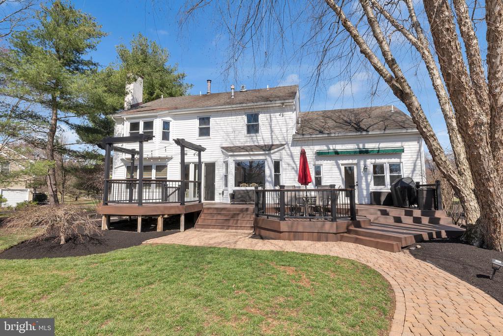 110 MALLARD DRIVE W