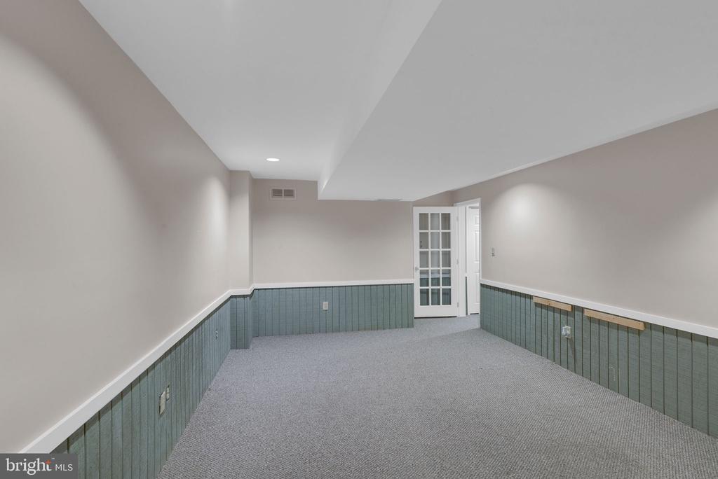110 MALLARD DRIVE W