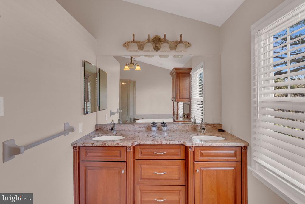 110 MALLARD DRIVE W