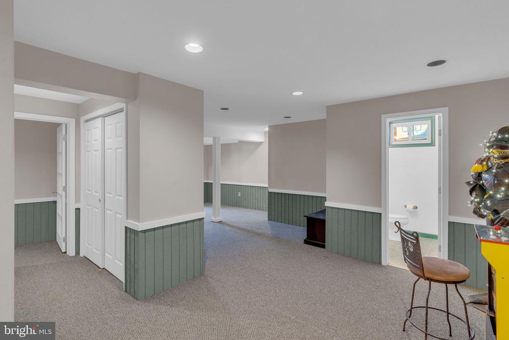 110 MALLARD DRIVE W