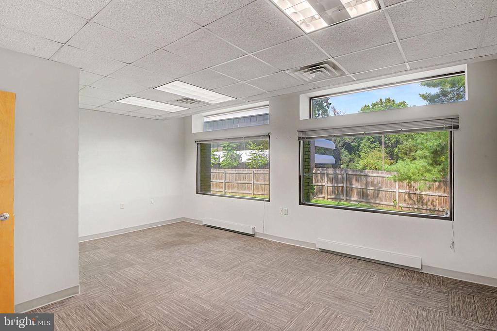 794 PENLLYN BLUE BELL PIKE SUITE 120