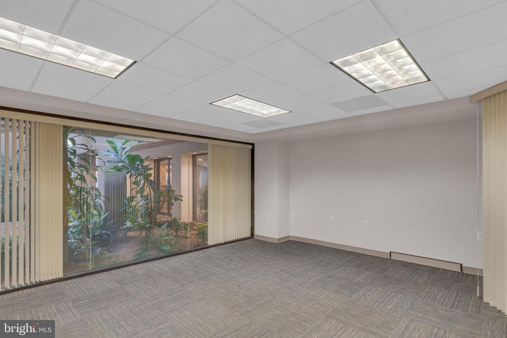 794 PENLLYN BLUE BELL PIKE SUITE 120