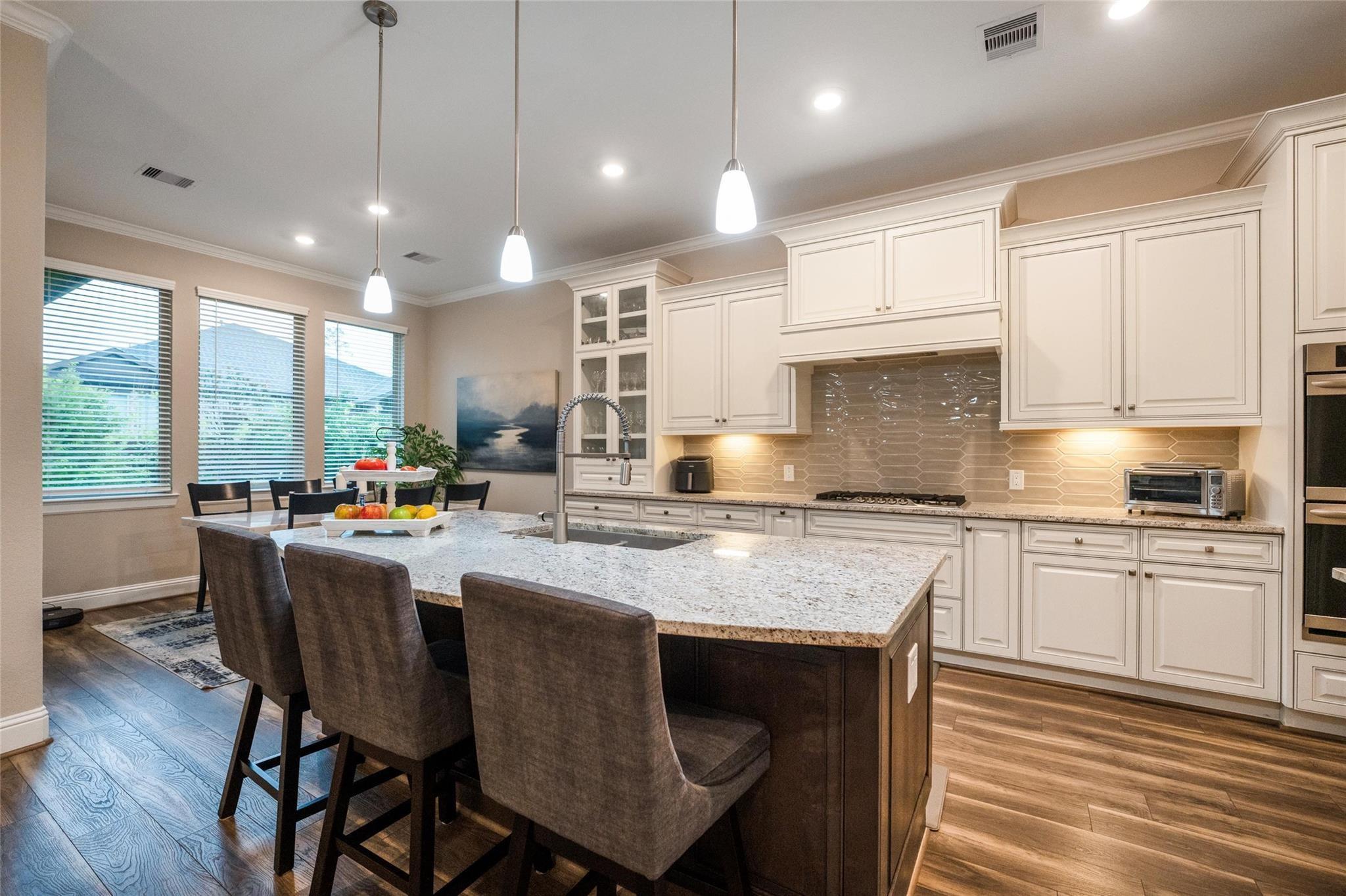 915 Falcon Hollow Lane