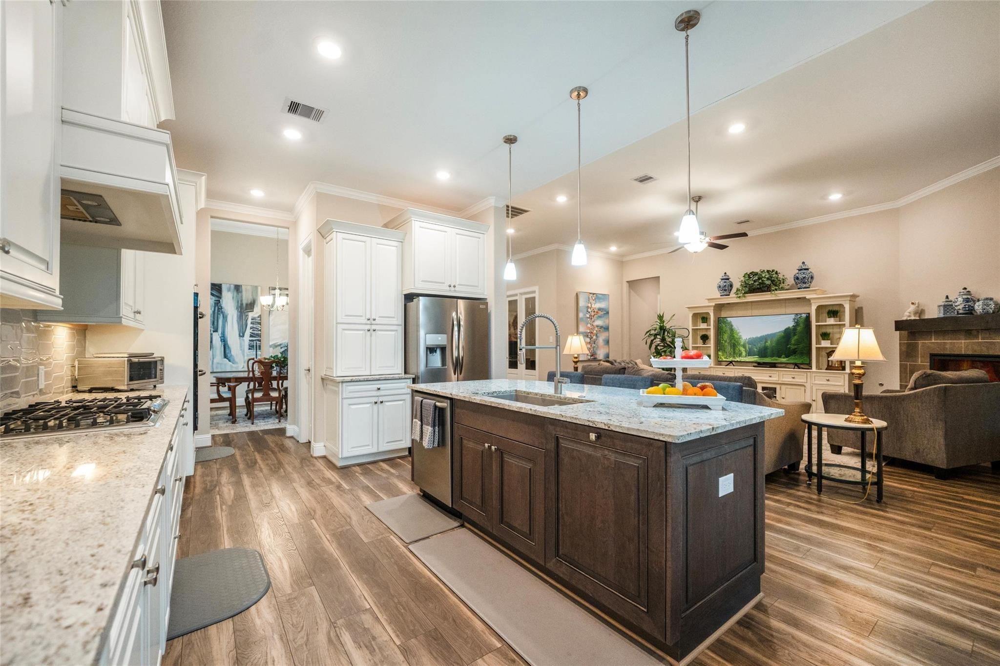 915 Falcon Hollow Lane