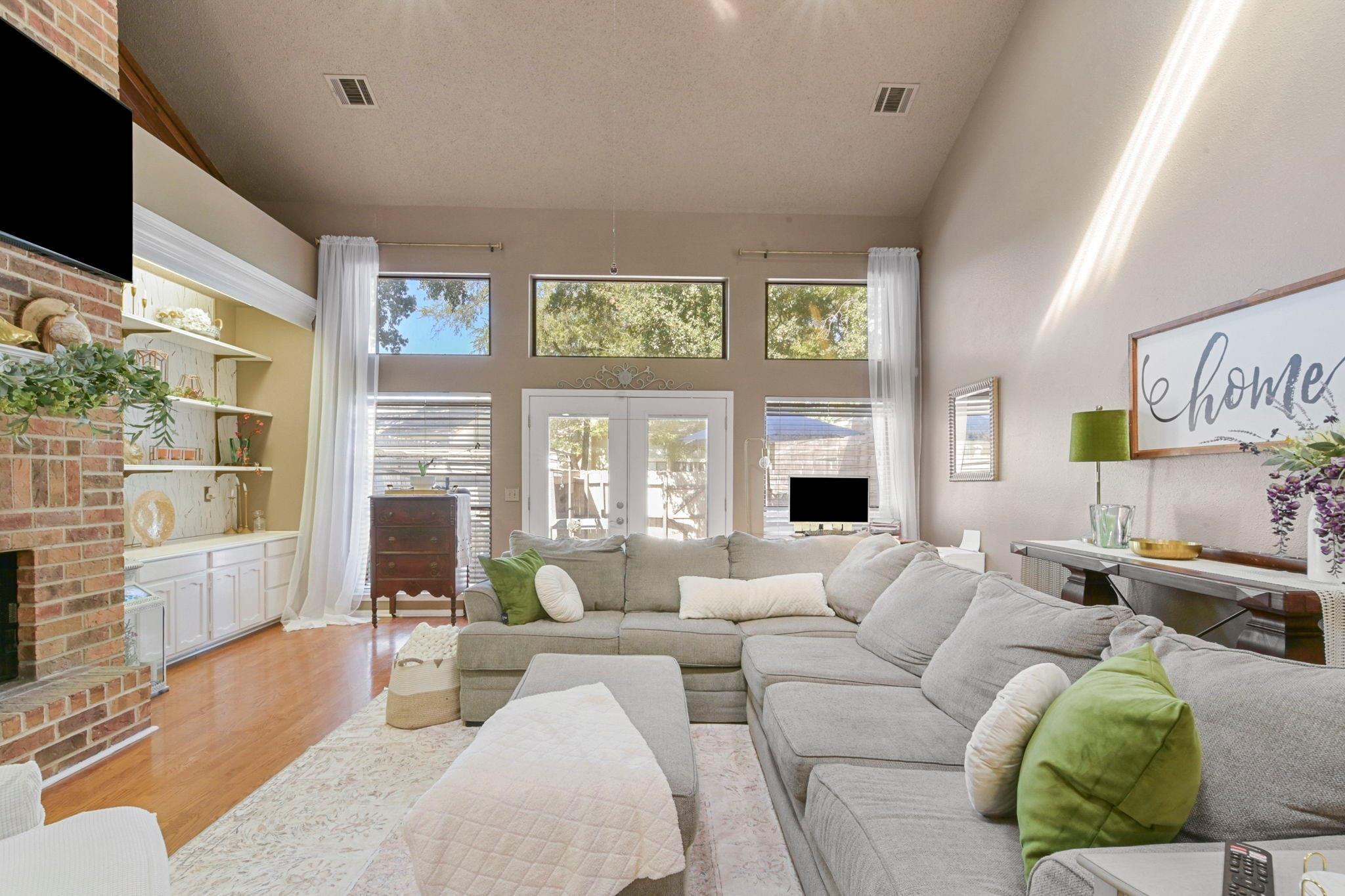 12226 Glenview Drive