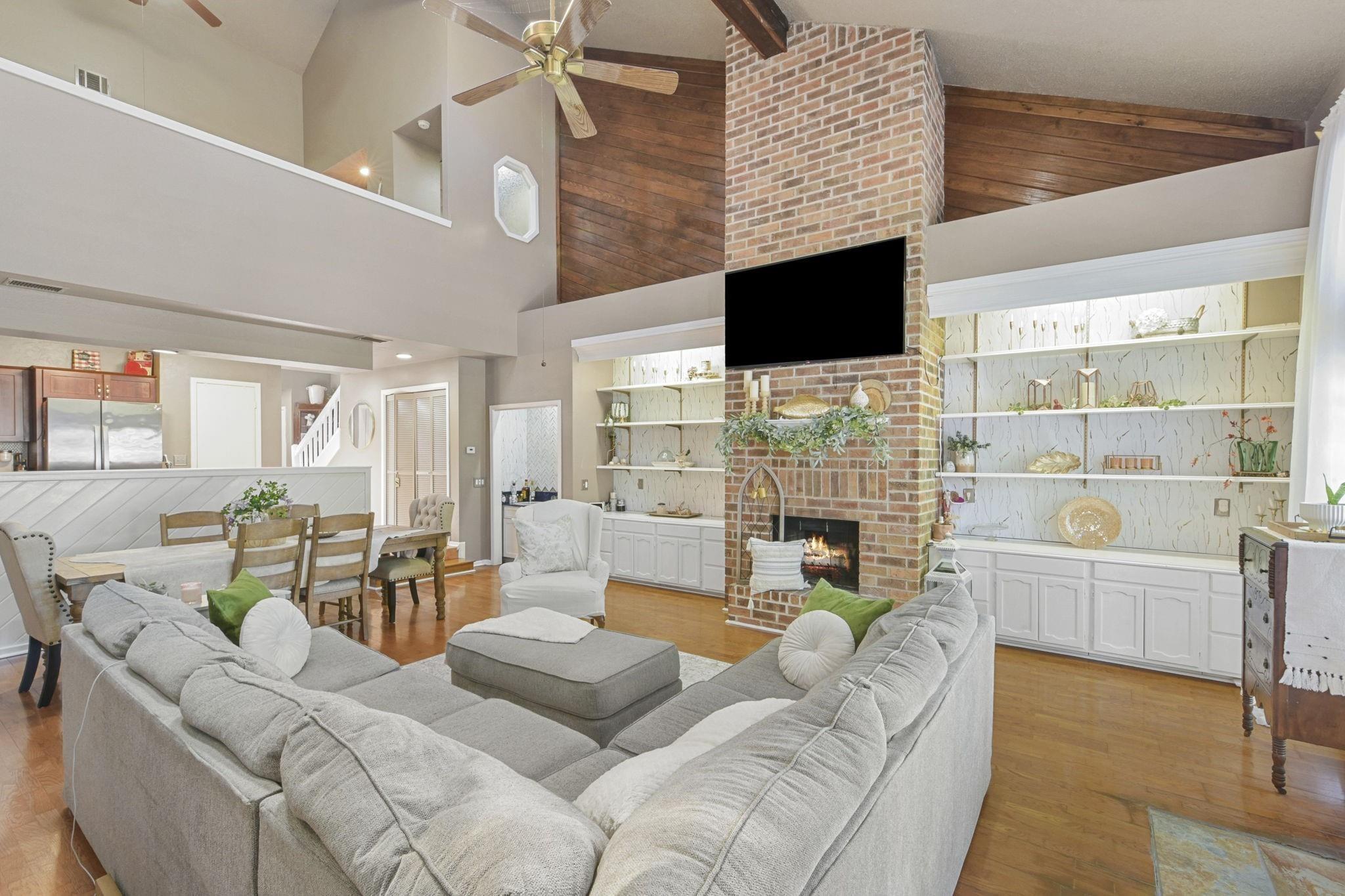 12226 Glenview Drive