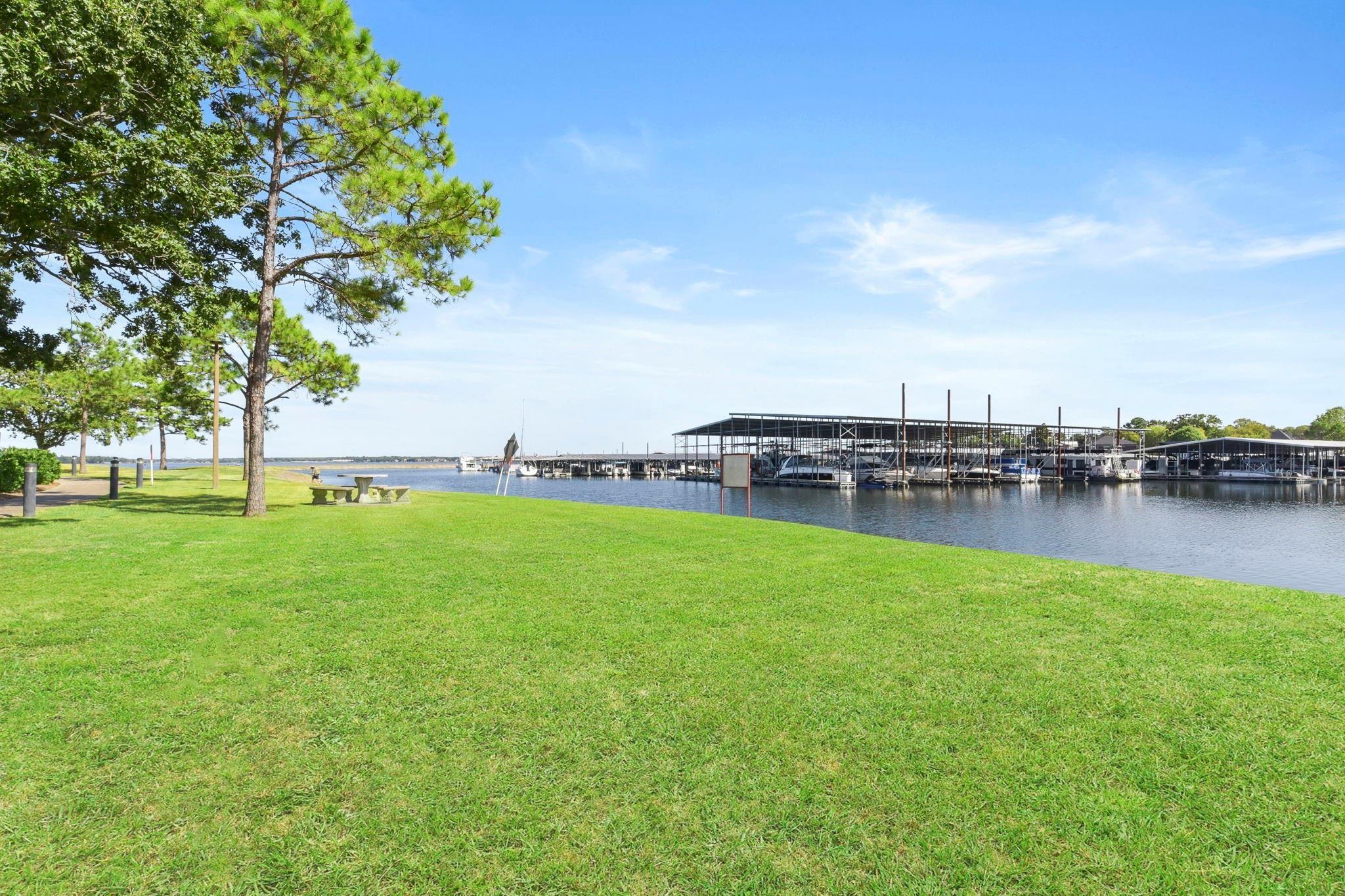 12226 Glenview Drive