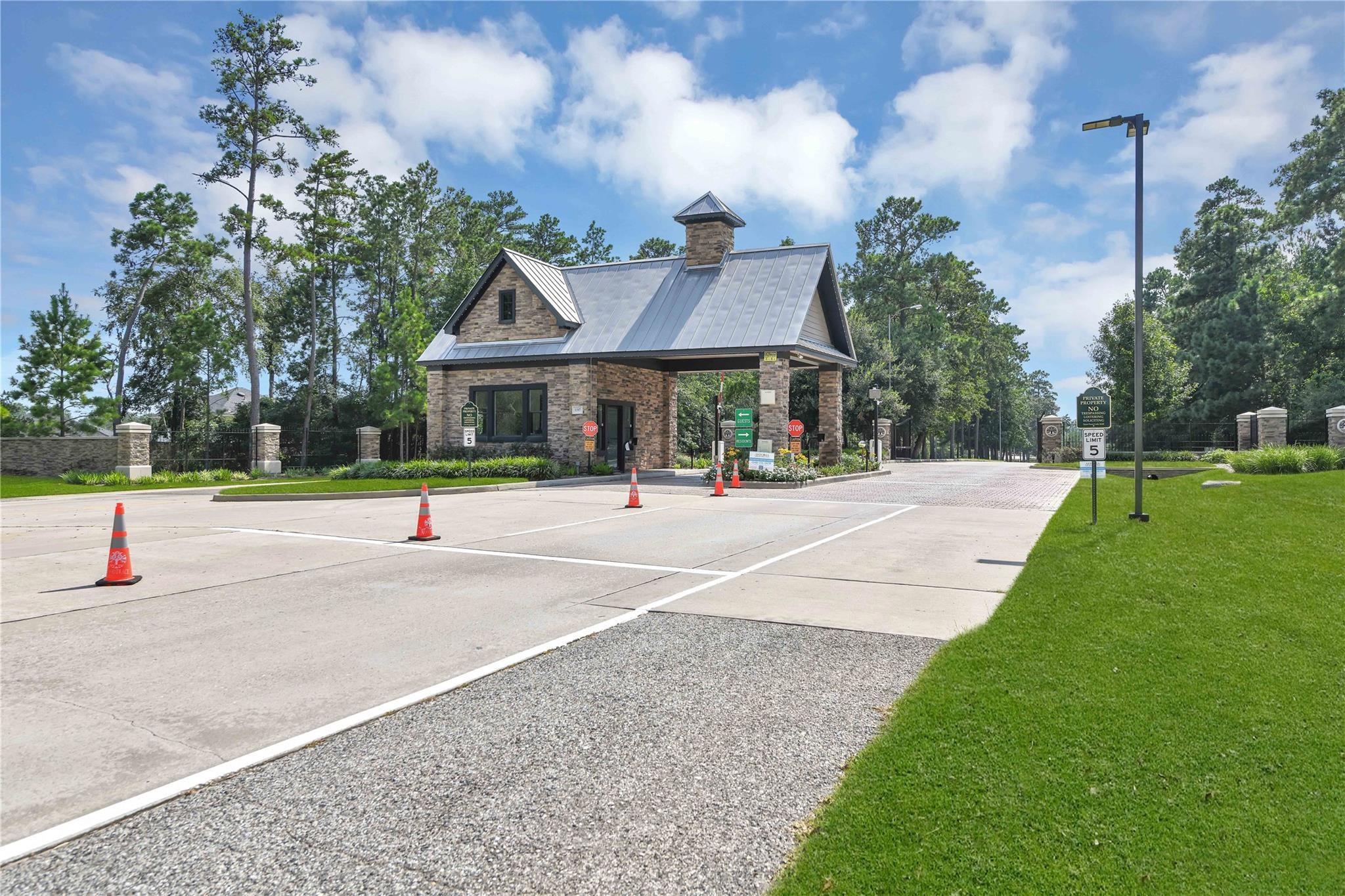 1015 Ginger Glade Lane