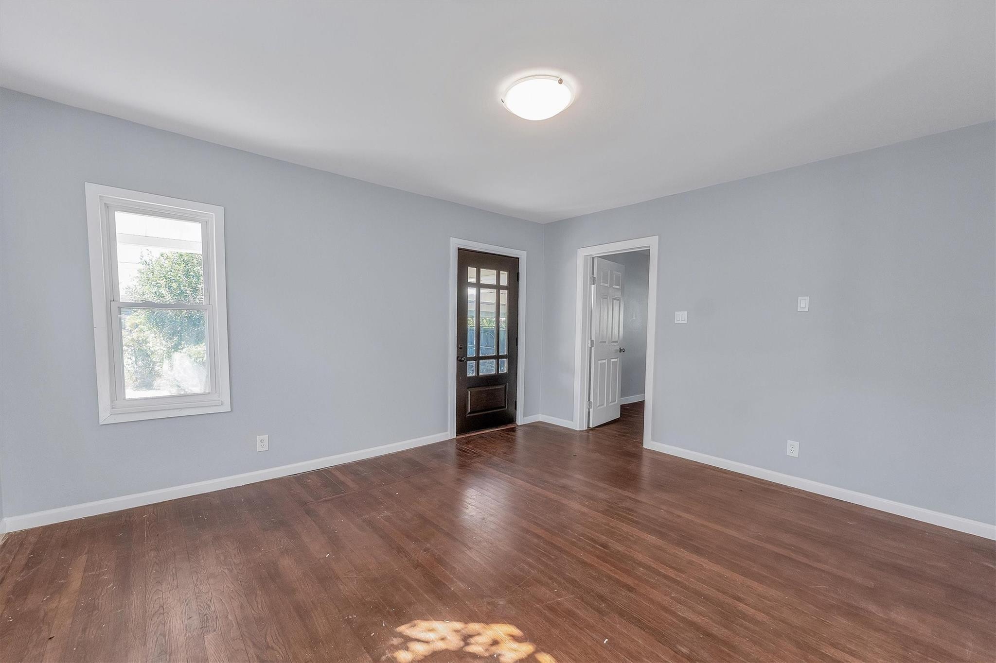 4221 E Toliver Street