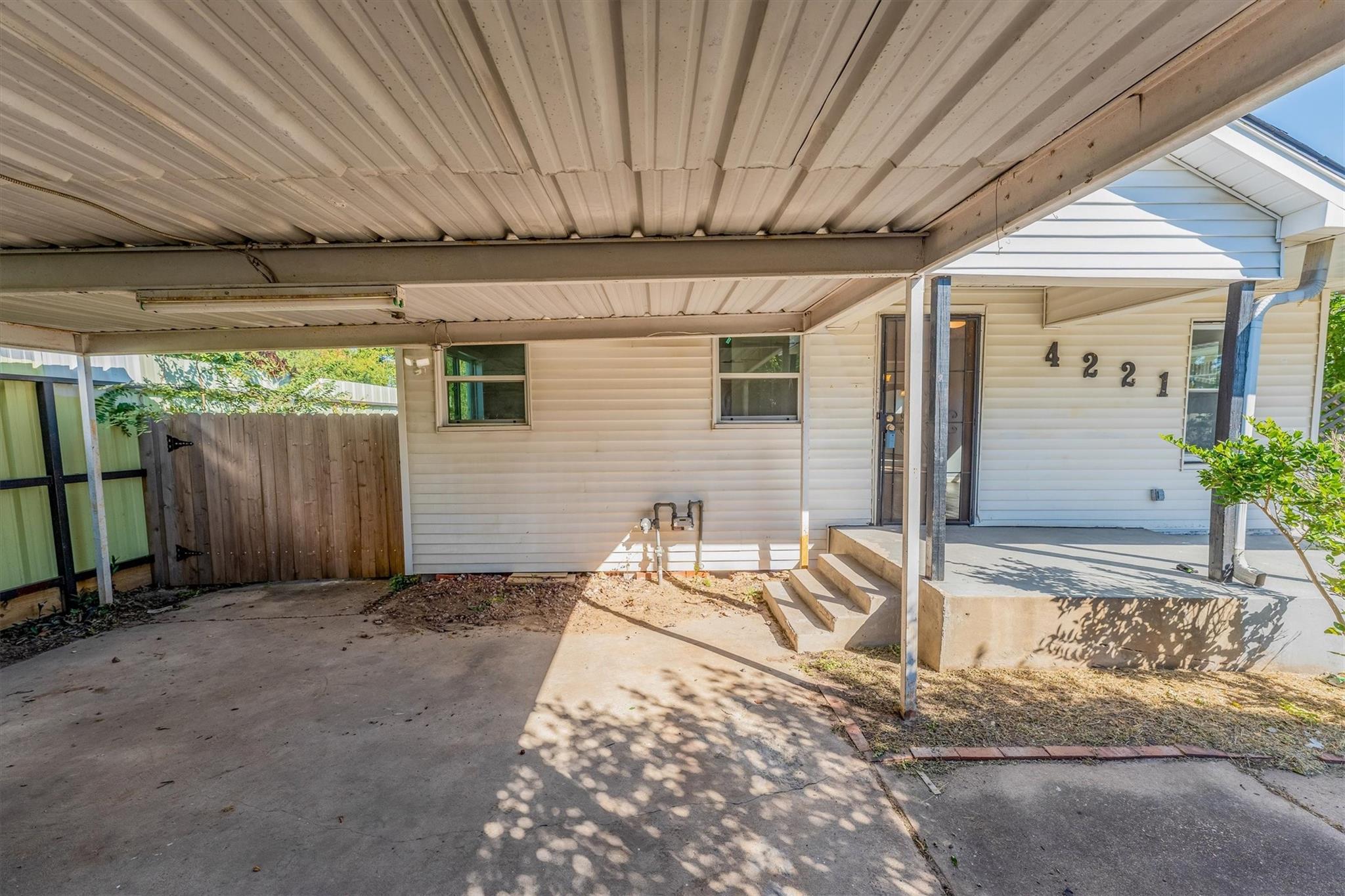 4221 E Toliver Street