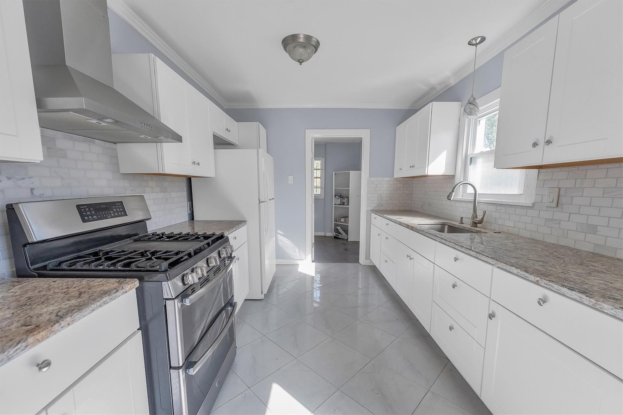 4221 E Toliver Street