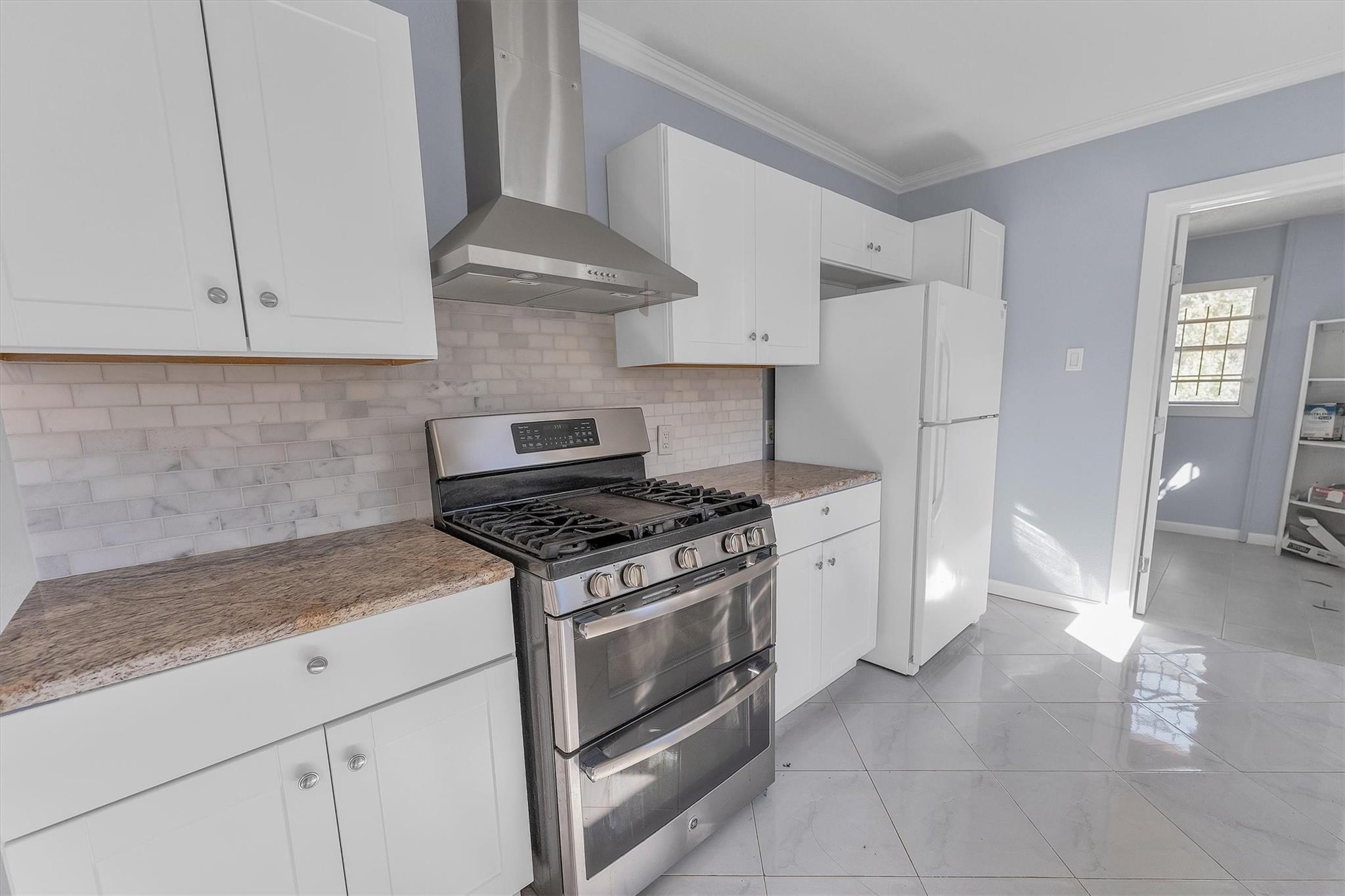 4221 E Toliver Street