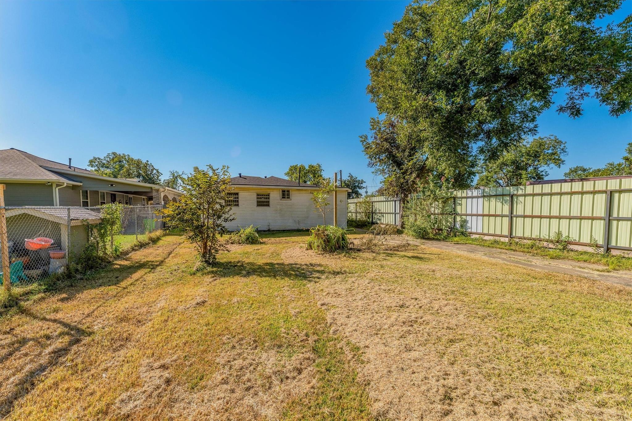 4221 E Toliver Street