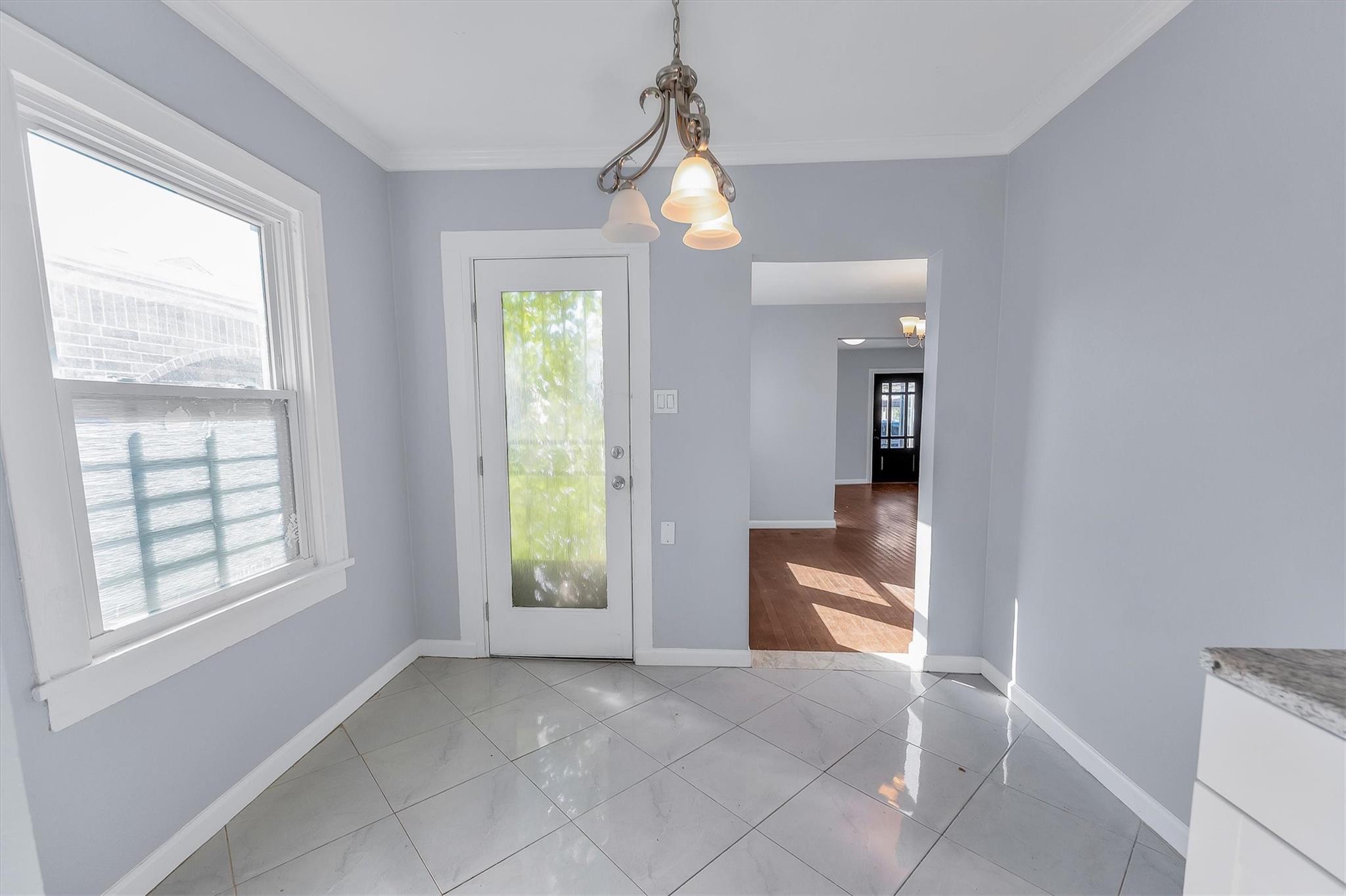 4221 E Toliver Street