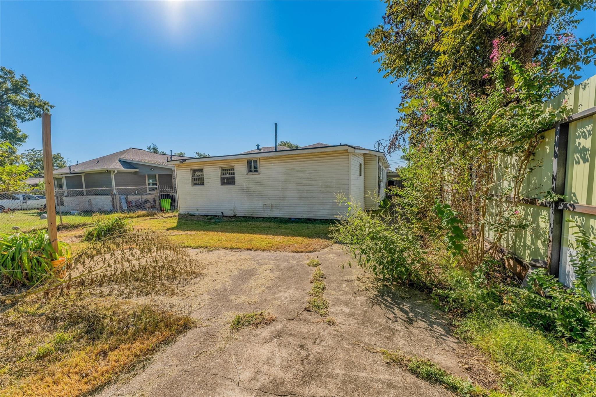 4221 E Toliver Street