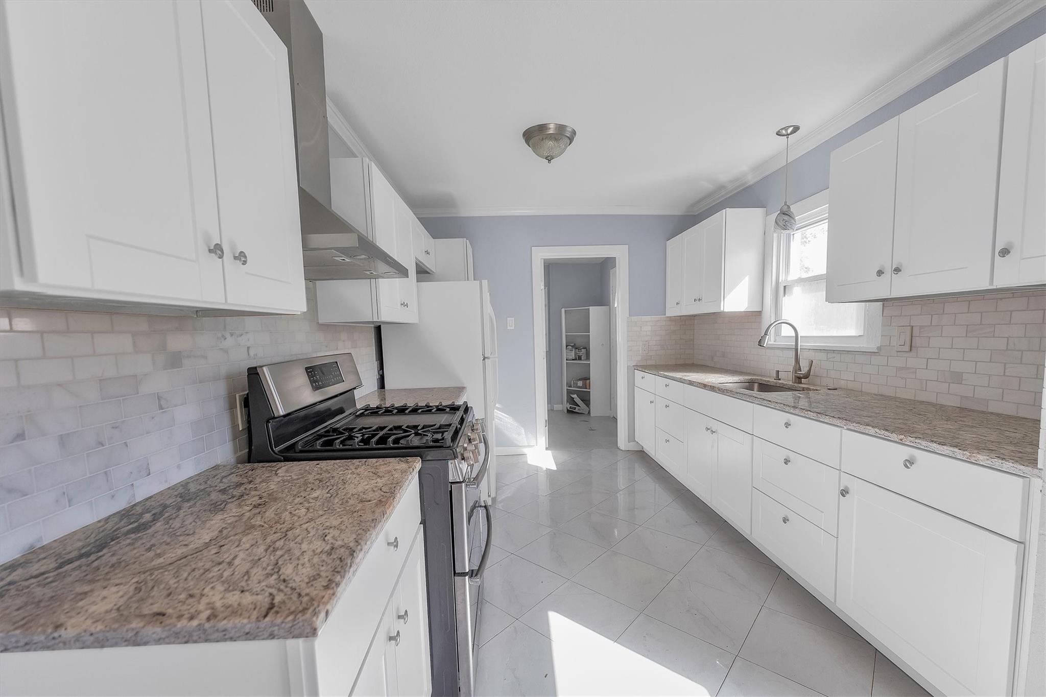 4221 E Toliver Street