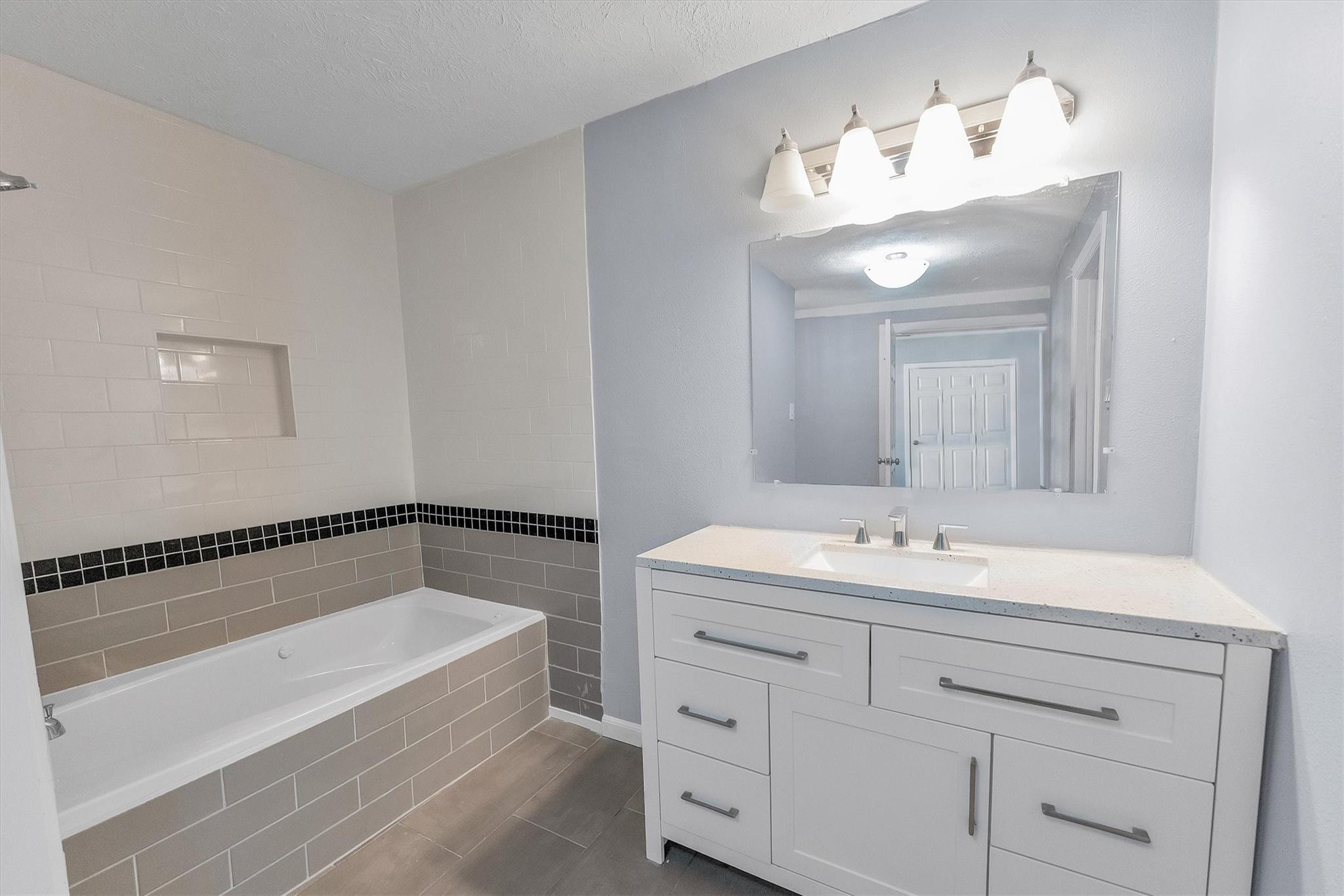 4221 E Toliver Street