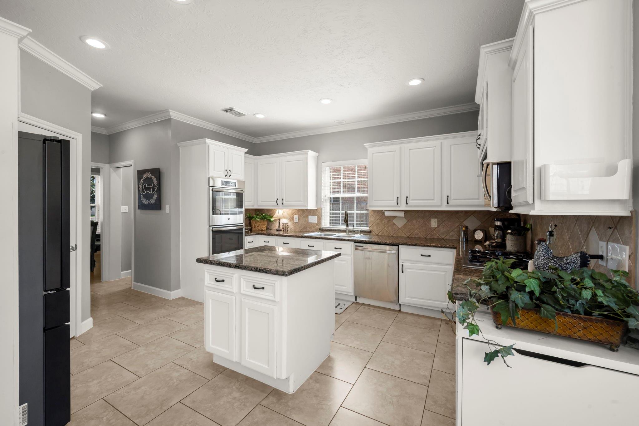 15002 Vista Heights Drive