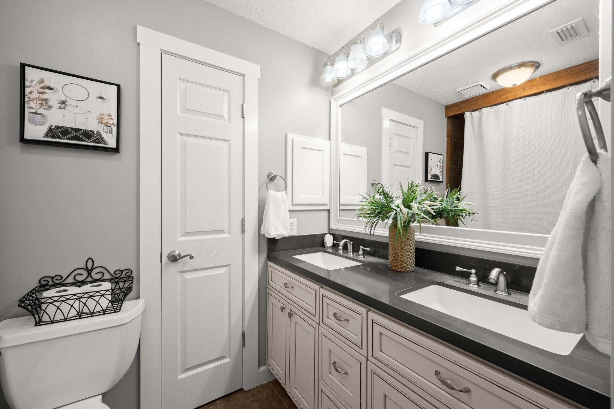 15002 Vista Heights Drive