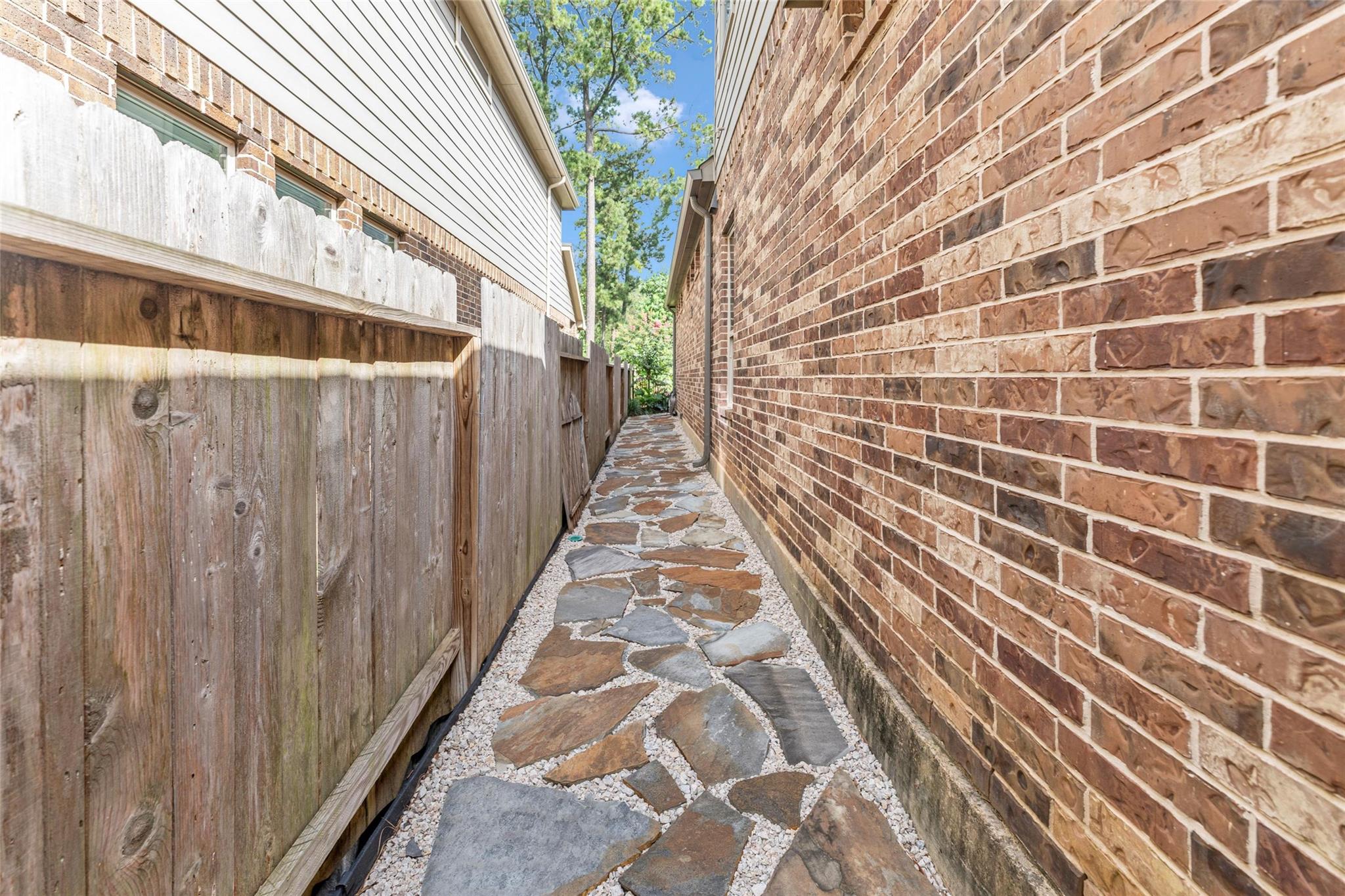 1015 Ginger Glade Lane