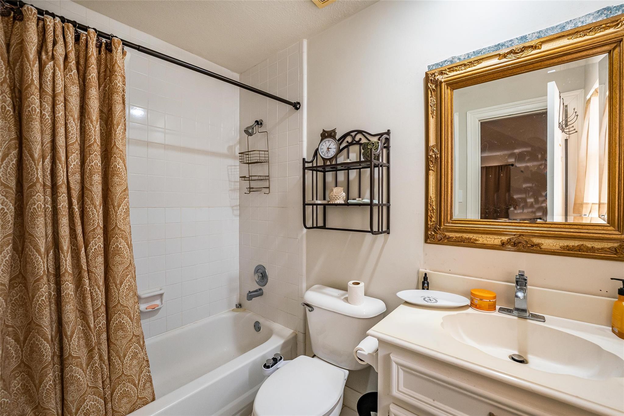 8002 Royal Crest Court