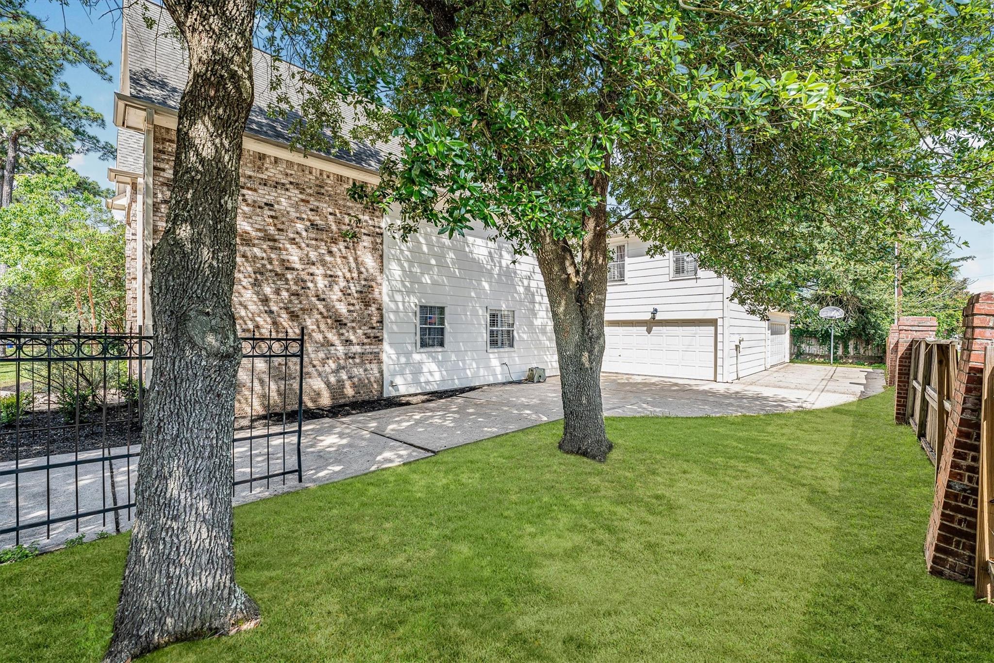 8002 Royal Crest Court
