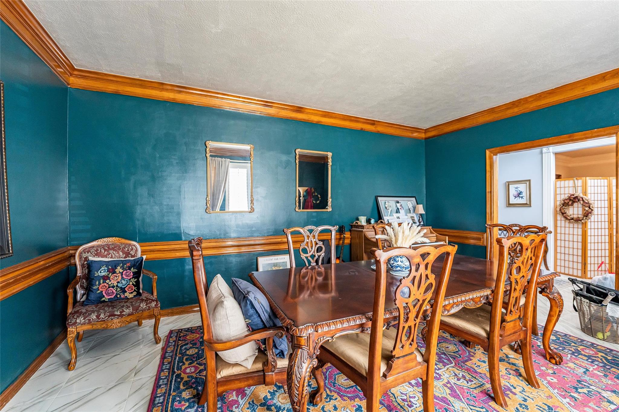 8002 Royal Crest Court