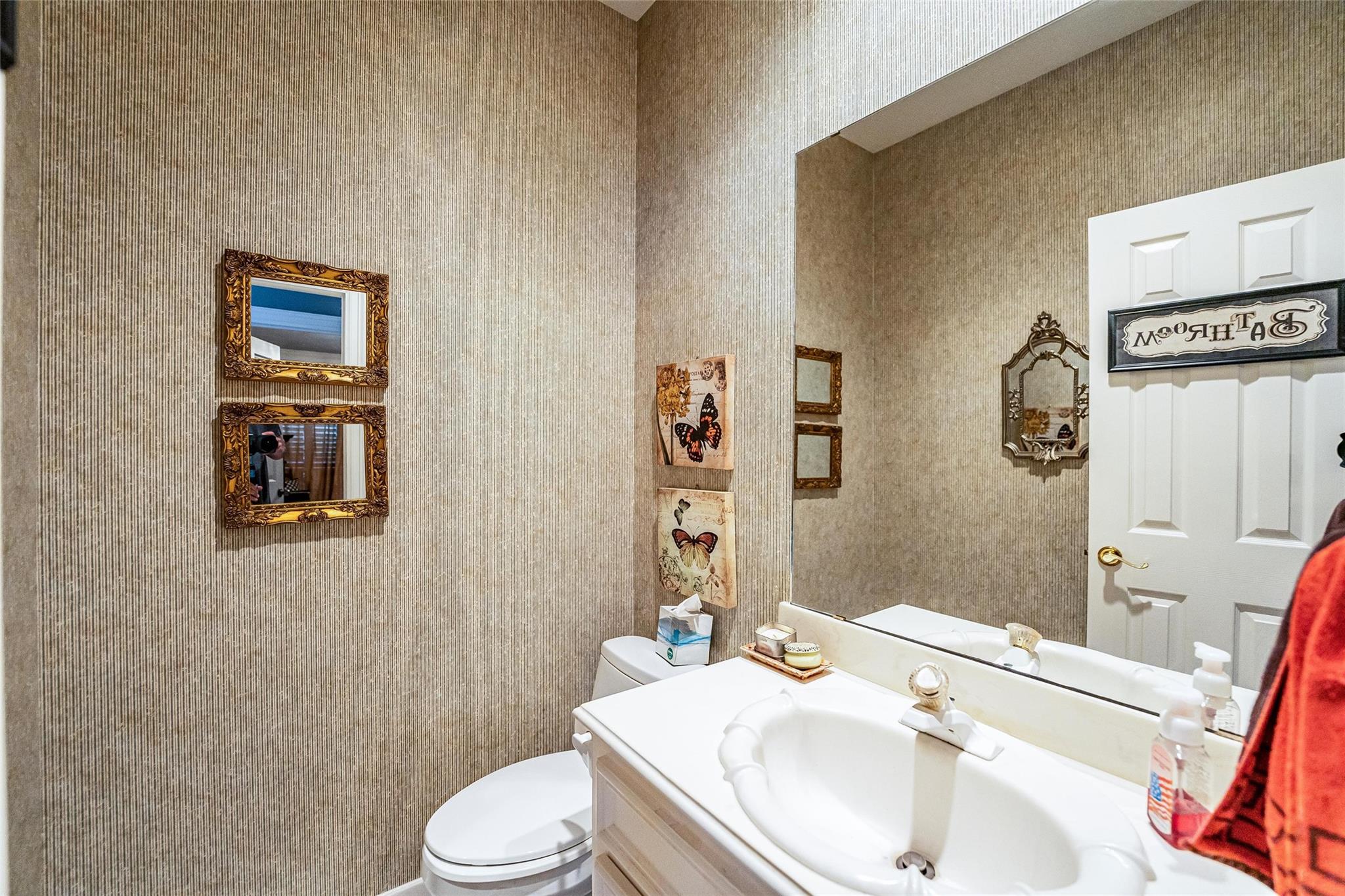 8002 Royal Crest Court
