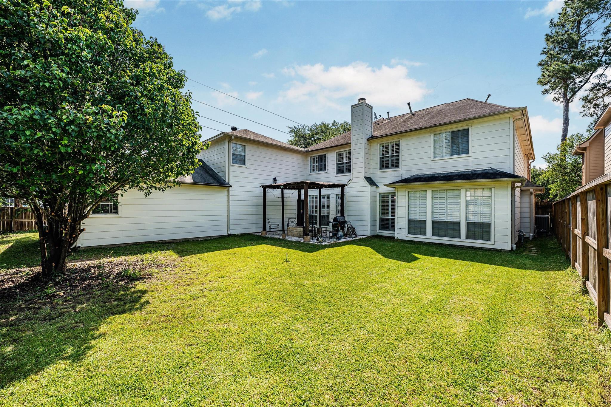 8002 Royal Crest Court