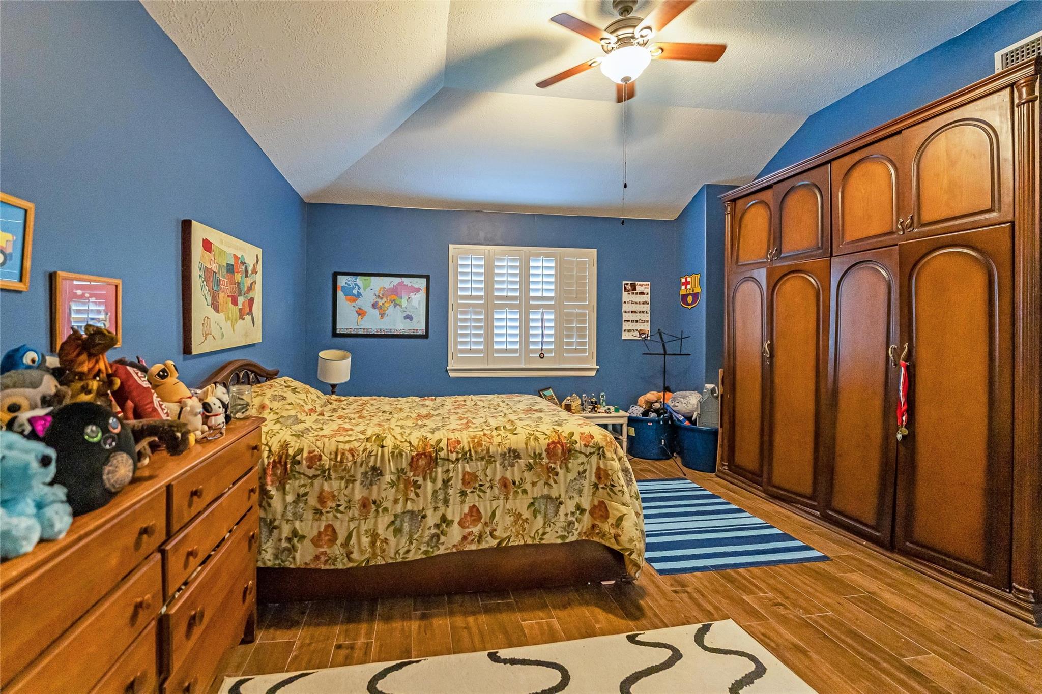 8002 Royal Crest Court