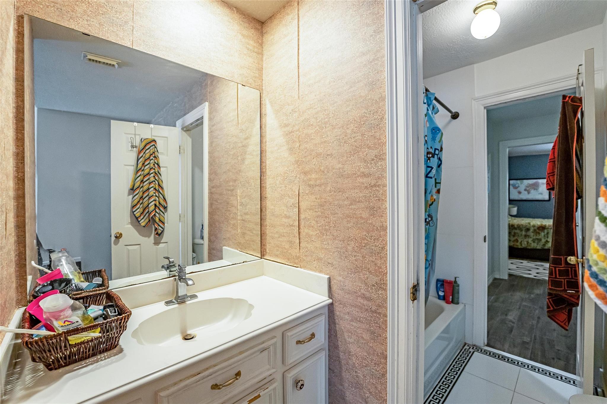 8002 Royal Crest Court