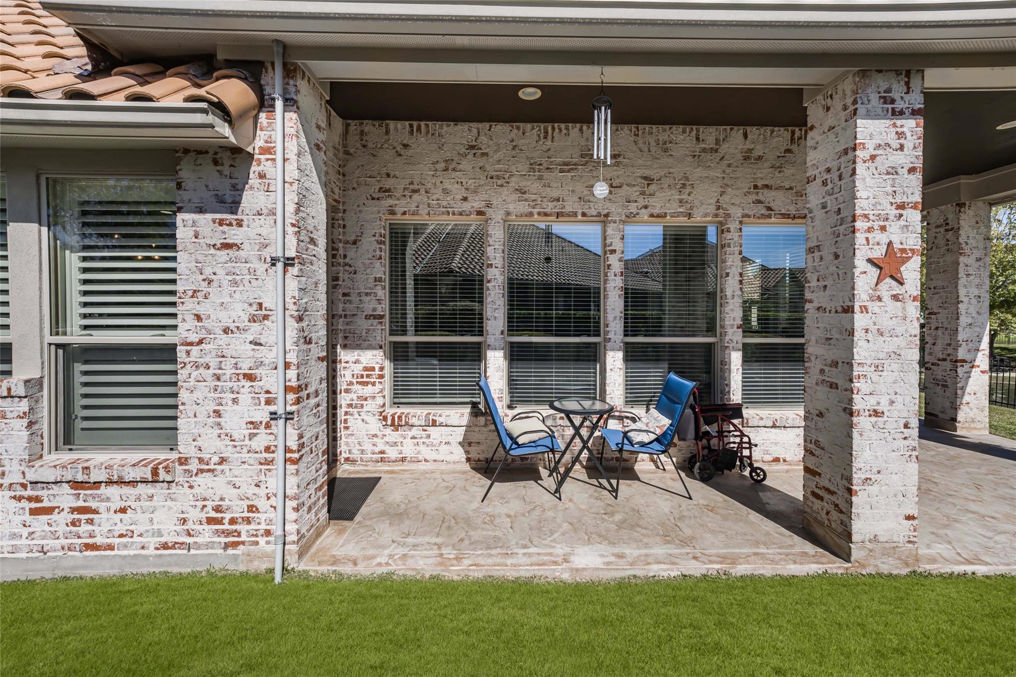 115 Lake Sterling Gate Drive